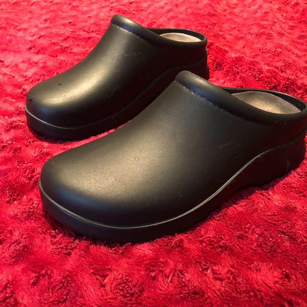 KLOGS Footwear Dusty Black Open Back Clogs Chef Nursing Doctor Slip Resistant
